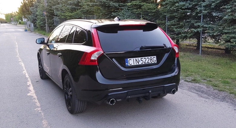 Volvo V60 cena 33900 przebieg: 203000, rok produkcji 2011 z Inowrocław małe 497